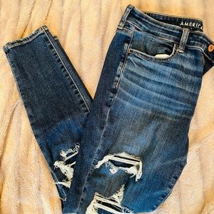 American eagle women’s size 10 short distressed skinny jean